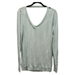 Pink Lotus Light Blue V-Neck Sweatshirt Women’s Large